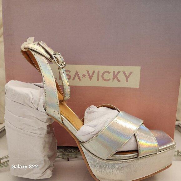 Lisa Vicky Shoes - Lisa Vicky Silver Metallic "Jazz" Platform sandals. NIB. Size 9
